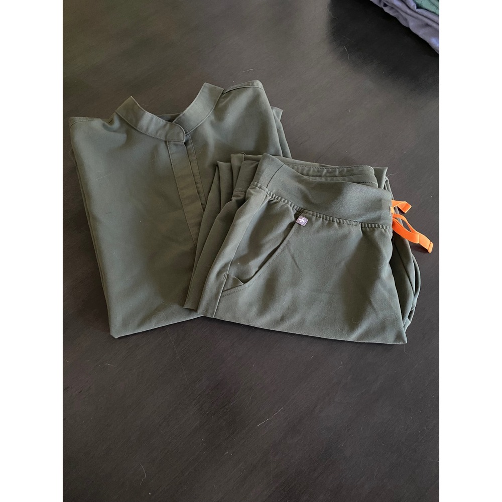 FIGS SCRUBS SET Moss Green Rafaela Top Zamora Jogger Pants Petite Medium